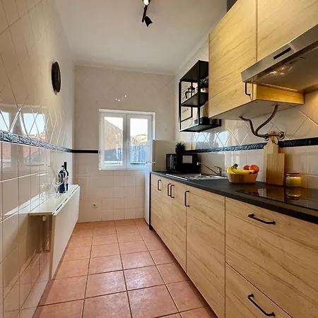 Cosy 1-bedroom With Private Terrace In
