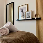 Apartment Cosy 1-bedroom With Private Terrace In