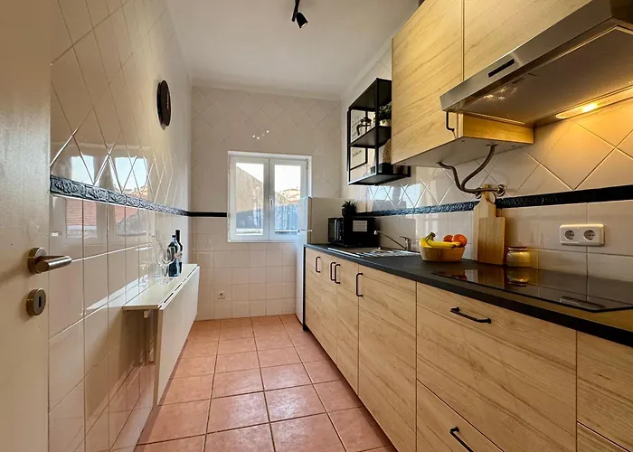 Cosy 1-bedroom With Private Terrace In