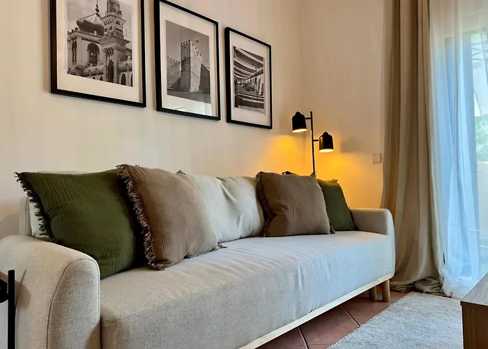 Cosy 1-bedroom With Private Terrace In Apartamento Loulé